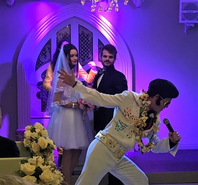 ﻿Elvis Presley pode estar no seu casamento!