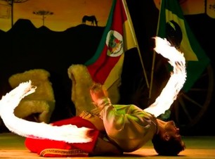 Noite Gaúcha Churrascaria Garfo e Bombacha Com Show e Transporte