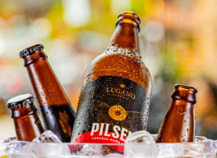 Chocolate Lugano realiza ação especial em suas lojas de Gramado para o Dia Internacional da Cerveja 
