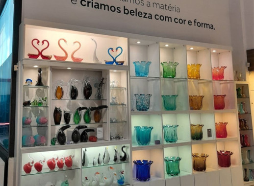 Cristais de Gramado recebe Ana Hickmann na única visita imersiva sobre Cristal Murano do Brasil
