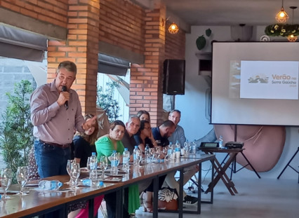 Contur se reúne em Picada Café e planeja 2024